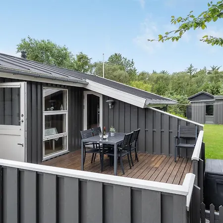Onder - 800m From The Sea By Interhome